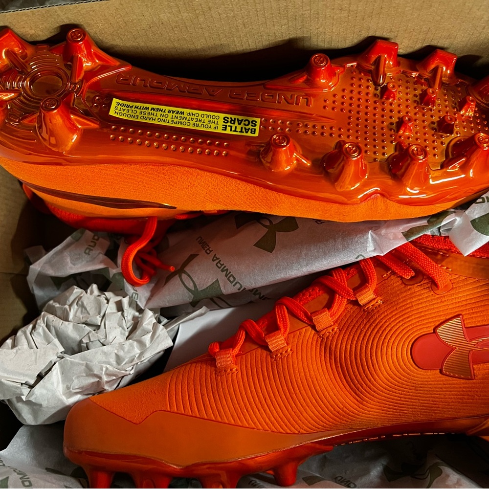 UA Spotlight Suede MC